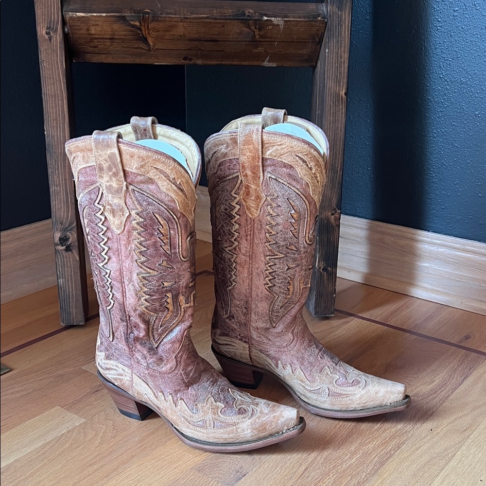 Rustic Tan Heeled Cowboy Boots